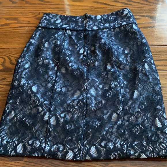 NWOT H&M lined lace skirt - Picture 5 of 6